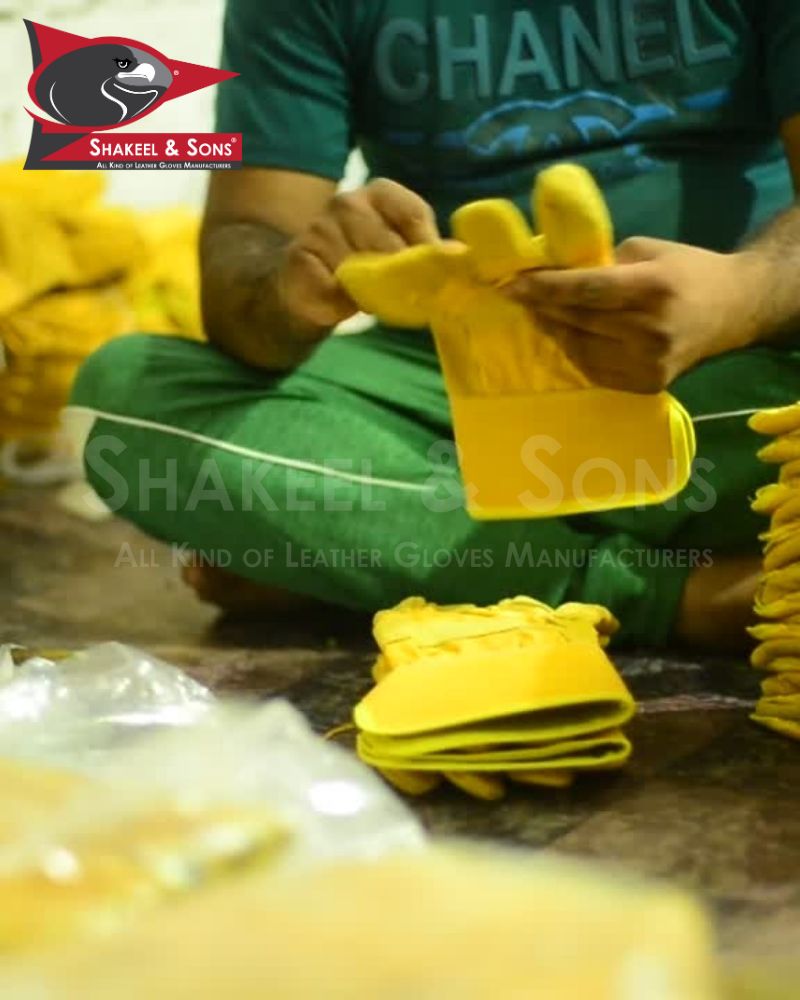 Shakeel And Sons - Work wear manufacturers - Working Gloves Pakistan - Safety Gloves Pakistan (9)